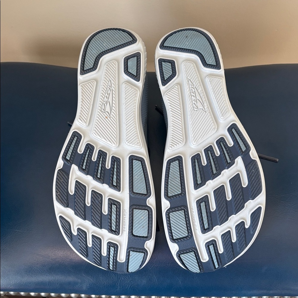 Altra Escalante 4, Women’s 8.5 - Picture 9 of 12